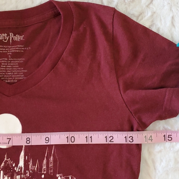 HARRY POTTER HOGWARTS Burgundy white short sleeve sz. SML - Picture 6 of 7